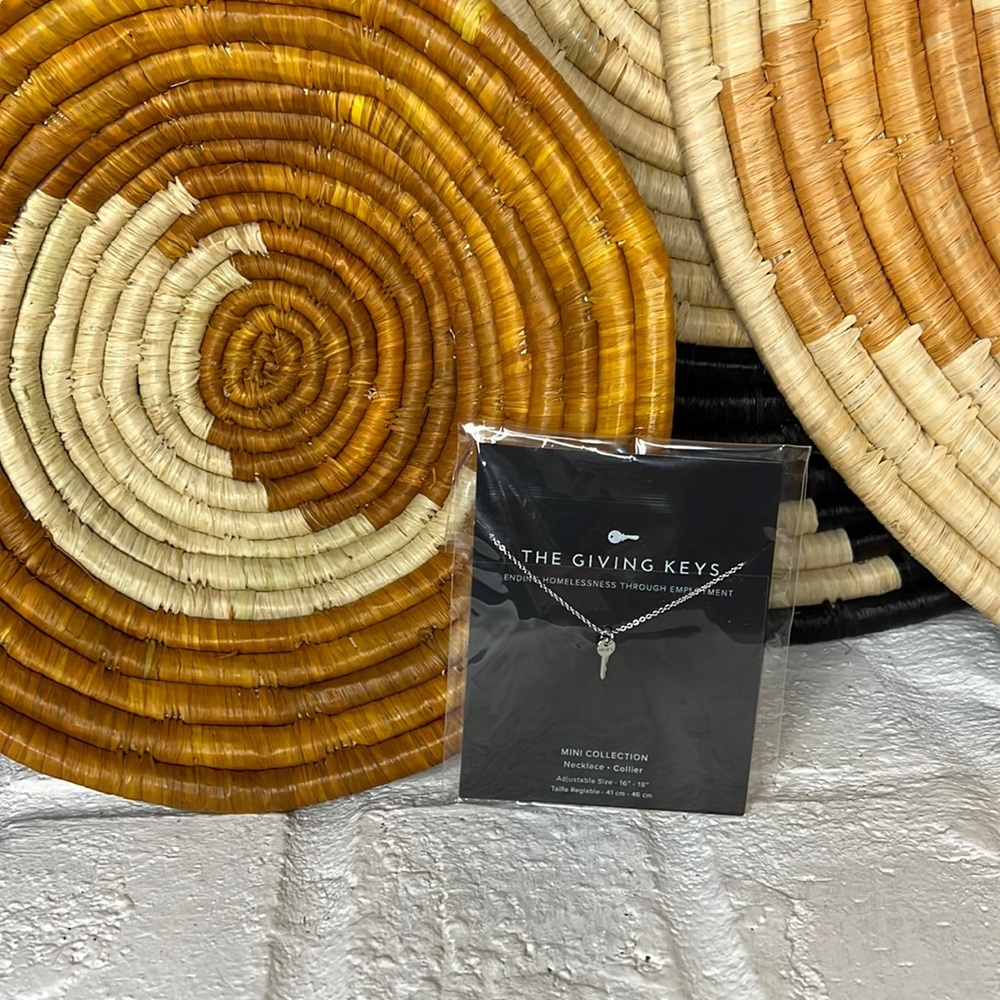 THE GIVING KEY : SILVER MINI KEY NECKLACE